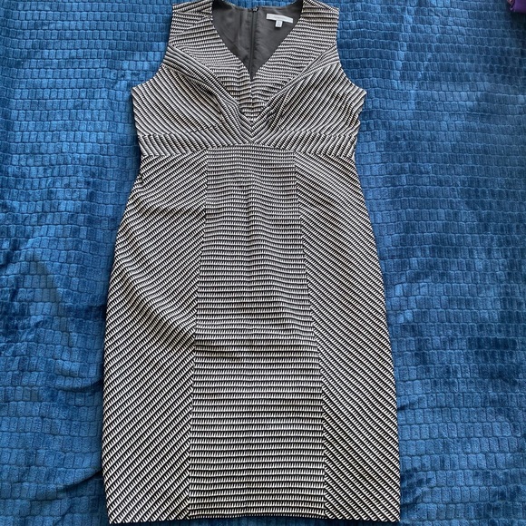 Classique Entier Fitted Sheath Dress - Picture 1 of 8